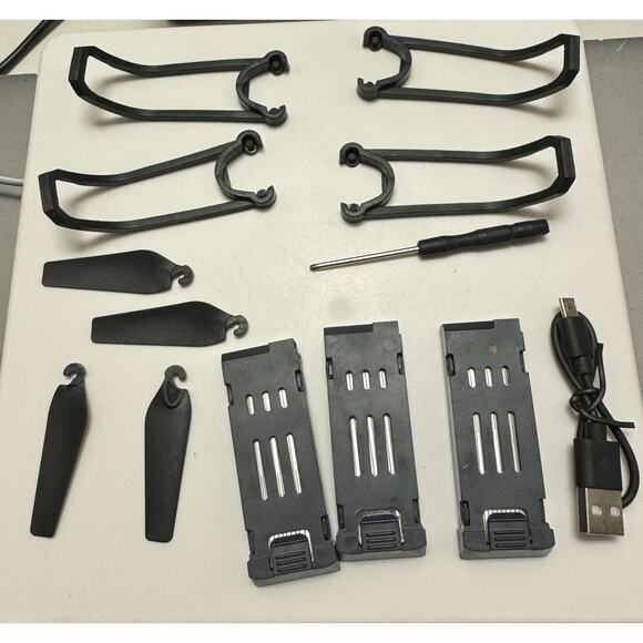 Drone - Black Falcon Collapsible Quadrocopter RC 2.4GHZ Edition + Case - Picture 8 of 11